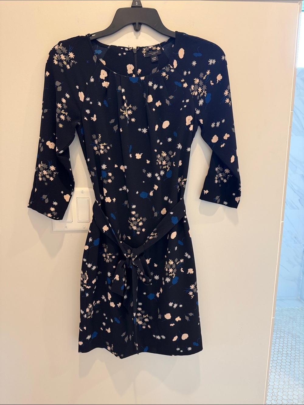 Ann Taylor Black Floral Tie-Waist Long Sleeve Dress